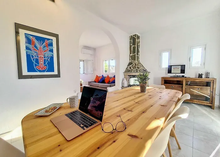 ヴィラ Hydra Bay Seaside With Pool Thermisía