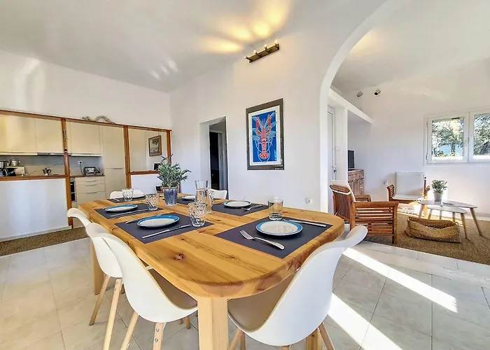 Hydra Bay Seaside With Pool Thermisía